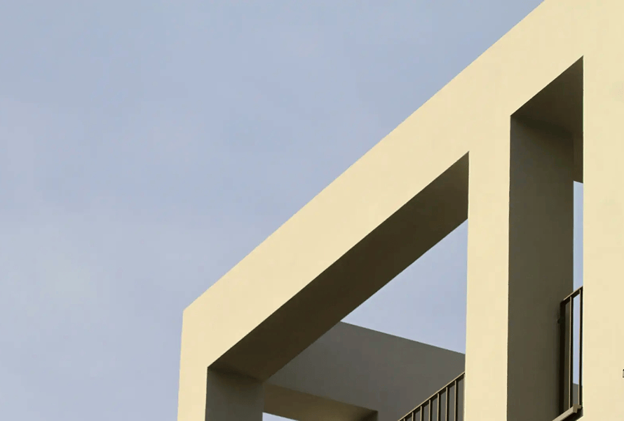 Scharfe Abschlusskante und RoofEtics® mit Himmel
